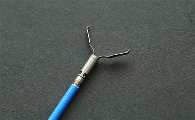 Clip hemostatic de unică folosință